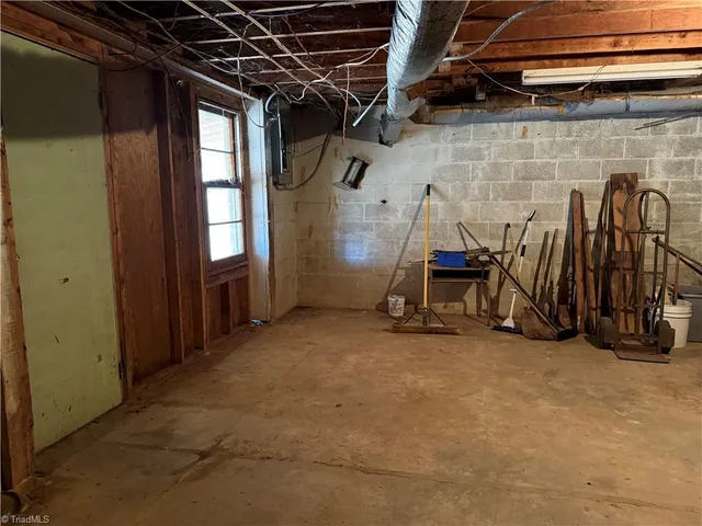 $235,000 | 2282 Old Pipers Gap Road, Cana, VA 24317