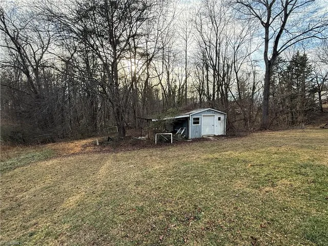 $235,000 | 2282 Old Pipers Gap Road, Cana, VA 24317
