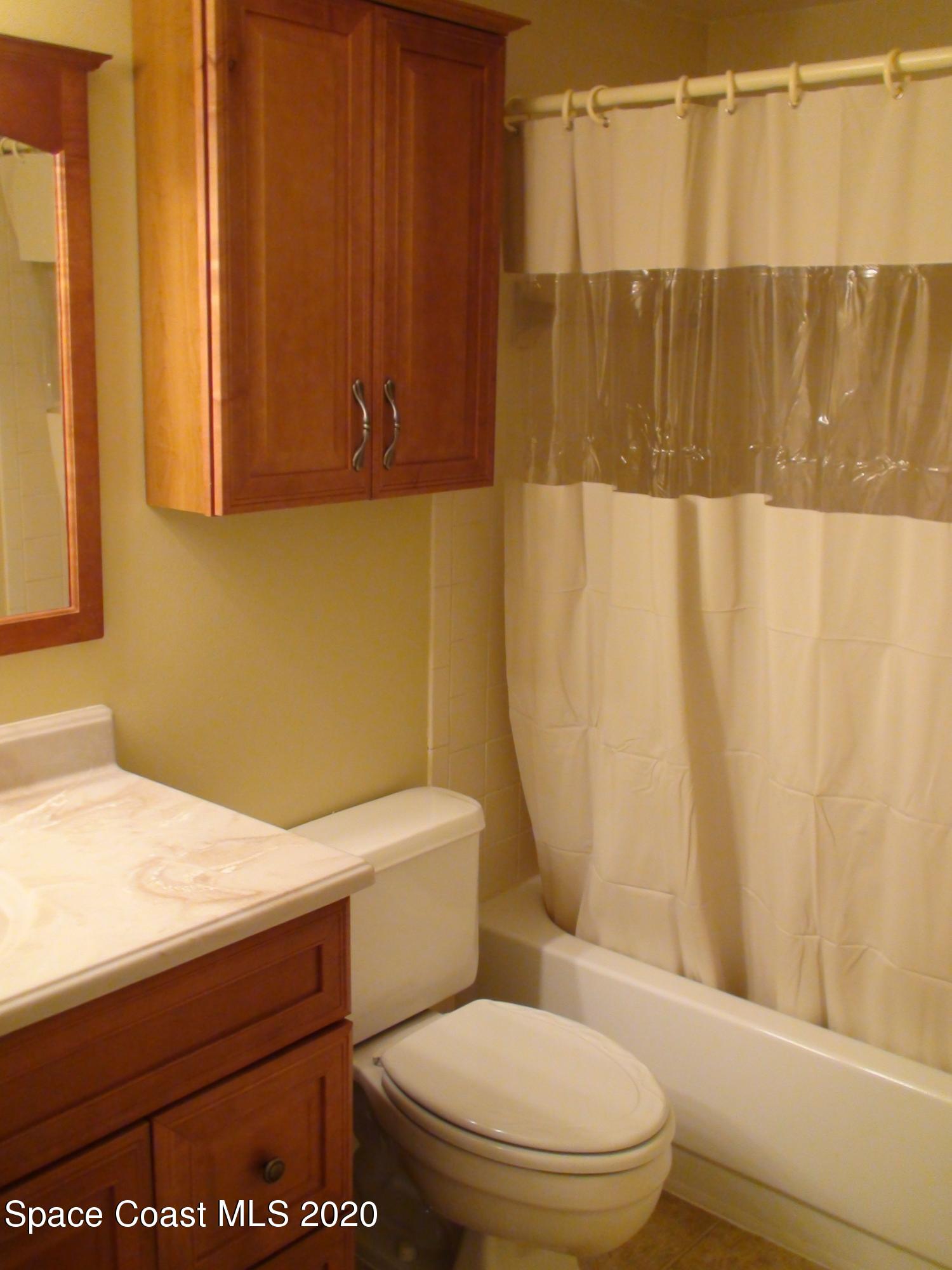 598 North Wickham Road, Unit 80 Melbourne, FL 32935 - Photo 8 of 18 598 N Wickham Rd Unit 80 Bathroom