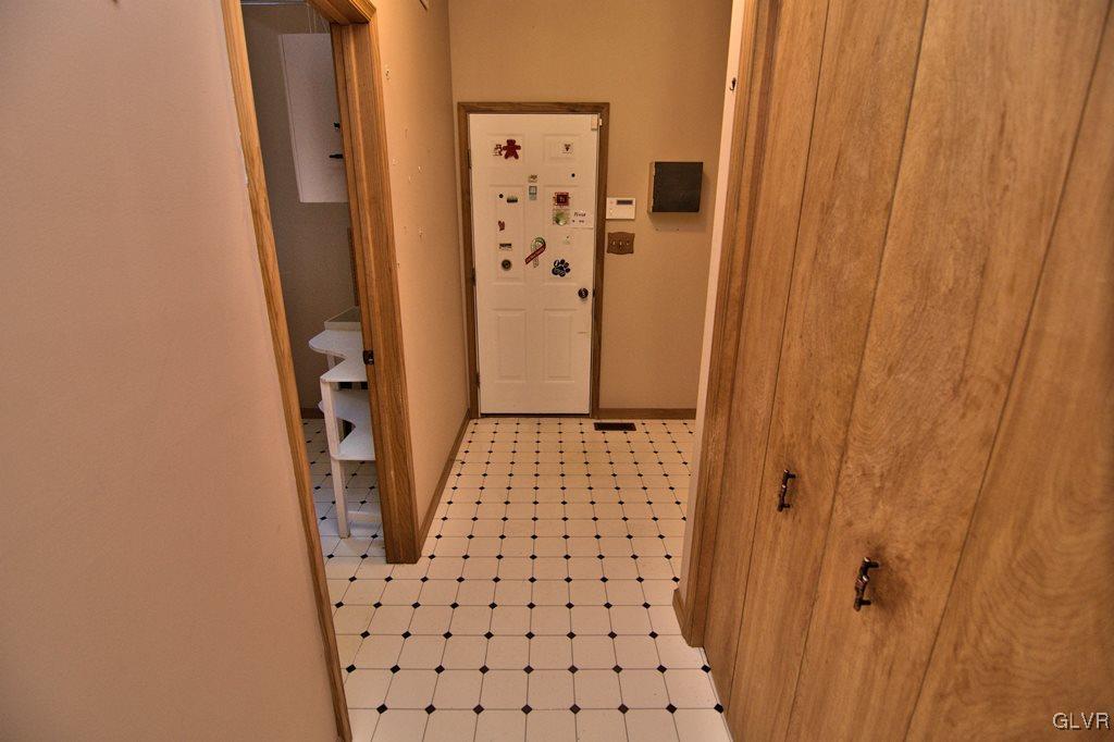 192 Chetco Road Albrightsville, PA 18210 - Photo 28 of 46 View of the mud room off the garage and laundry fe