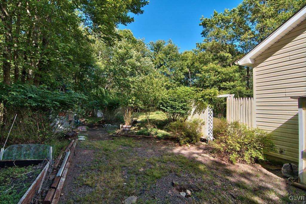 192 Chetco Road Albrightsville, PA 18210 - Photo 40 of 46 View of the side yard of the home.