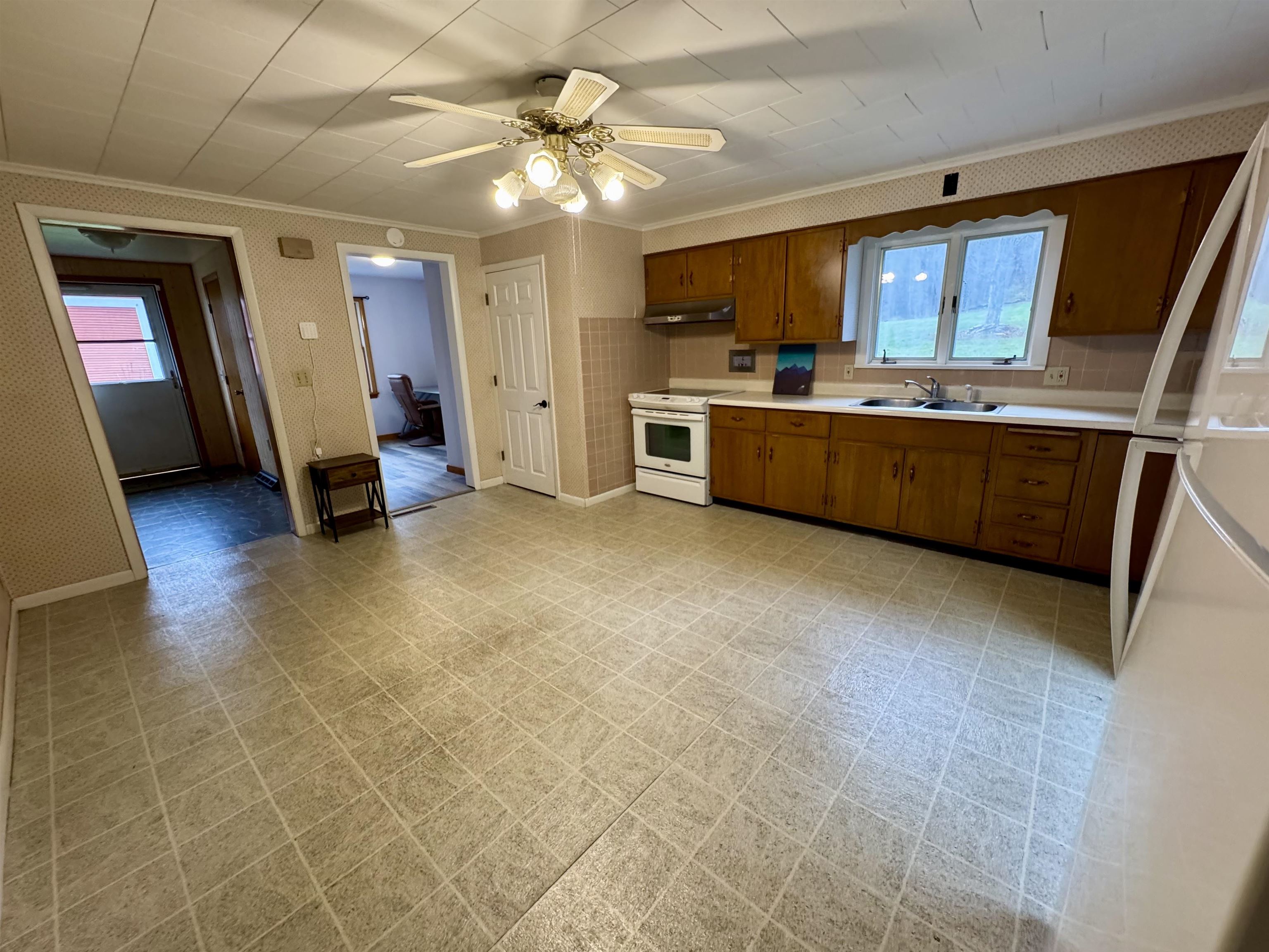 173 Pleasant Street Williamstown, VT 05679 - Photo 11 of 41