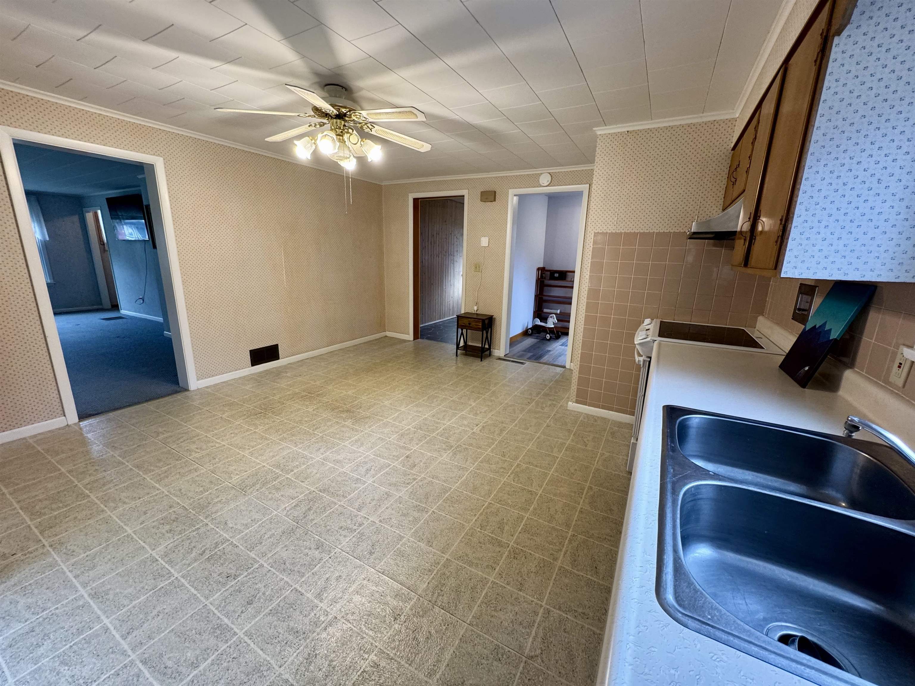 173 Pleasant Street Williamstown, VT 05679 - Photo 10 of 41