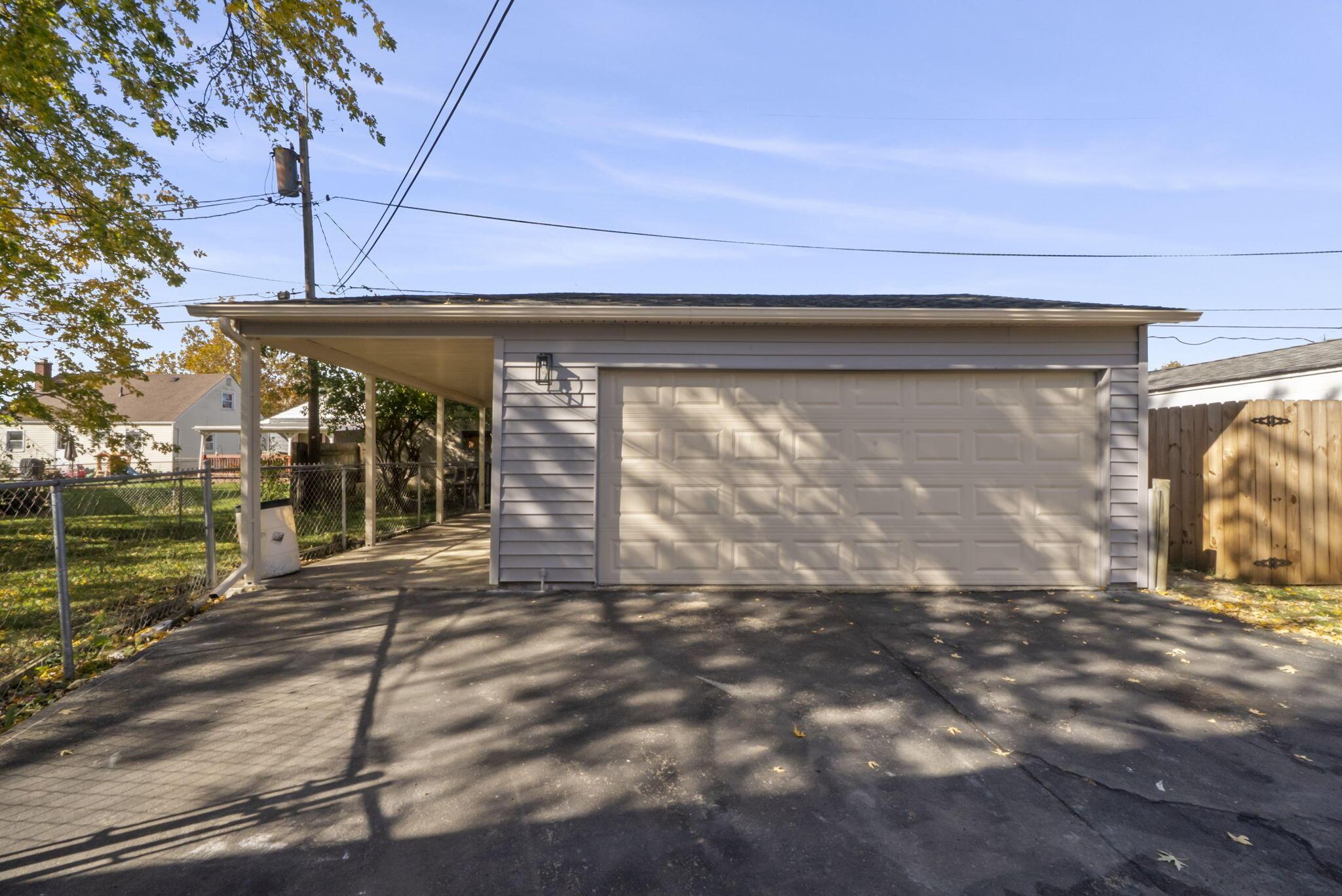 673 Roth Avenue Columbus, OH 43228 - Photo 21 of 26 Detached Garage