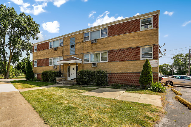 4353 Butterfield Road Hillside, IL 60162 - Photo 2 of 16