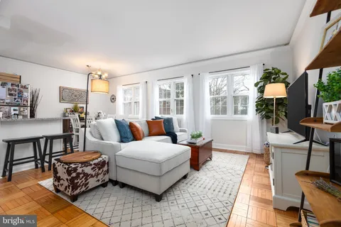 $400,000 | 3307 Martha Custis Drive, Alexandria, VA 22302