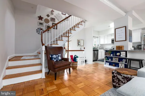 $400,000 | 3307 Martha Custis Drive, Alexandria, VA 22302