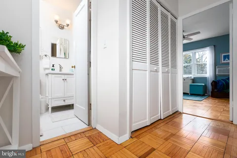 $400,000 | 3307 Martha Custis Drive, Alexandria, VA 22302