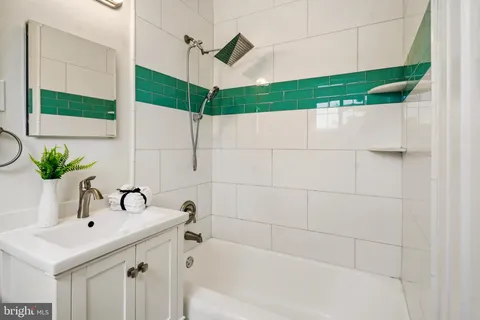 $400,000 | 3307 Martha Custis Drive, Alexandria, VA 22302