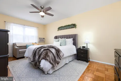 $400,000 | 3307 Martha Custis Drive, Alexandria, VA 22302