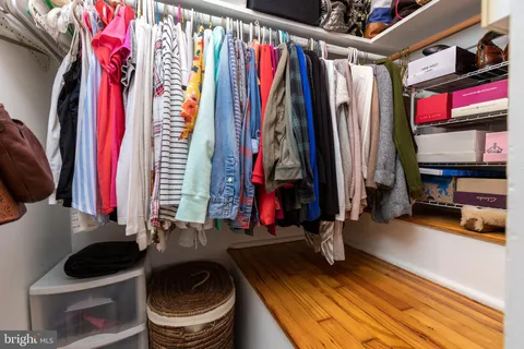 $400,000 | 3307 Martha Custis Drive, Alexandria, VA 22302