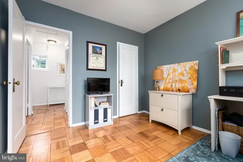 $400,000 | 3307 Martha Custis Drive, Alexandria, VA 22302