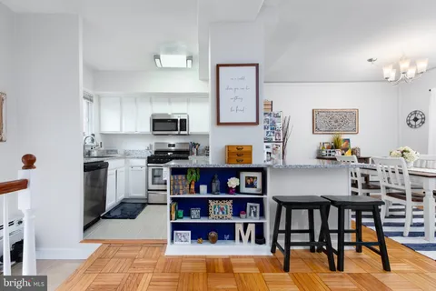 $400,000 | 3307 Martha Custis Drive, Alexandria, VA 22302