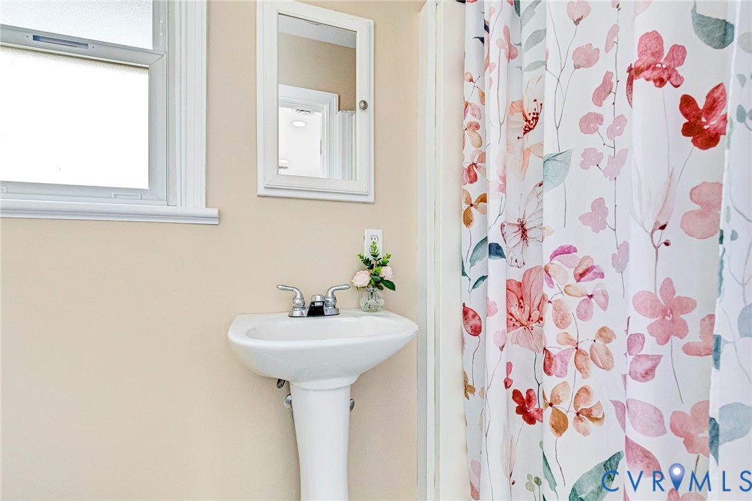 9322 Overhill Road Henrico, VA 23229 - Photo 32 of 55