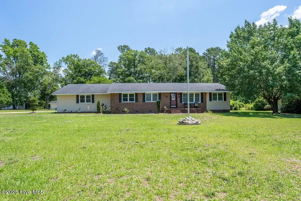 $275,000 | 201 Glenwood Drive, Elizabethtown, NC 28337