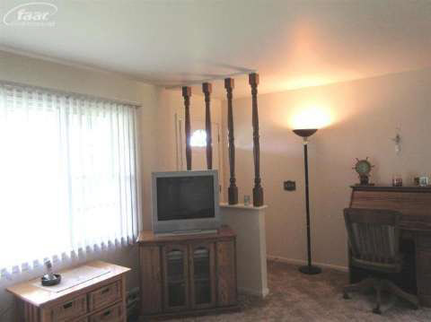 8093 East Prior Road Durand, MI 48429 - Photo 4 of 13 20413002-3.JPG