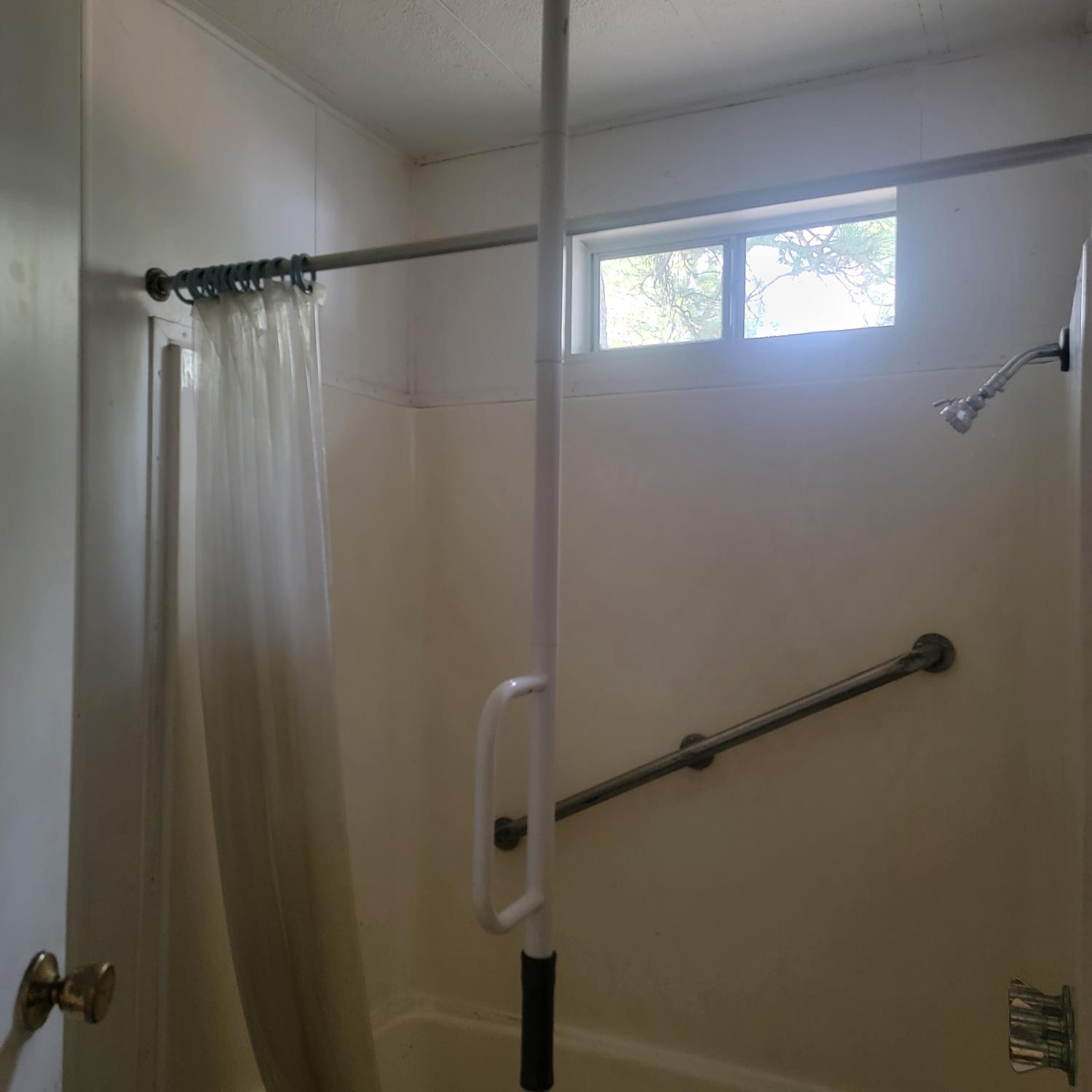 13021 Ridge View Drive Sutter Creek, CA 95685 - Photo 27 of 35 a bathroom with a shower