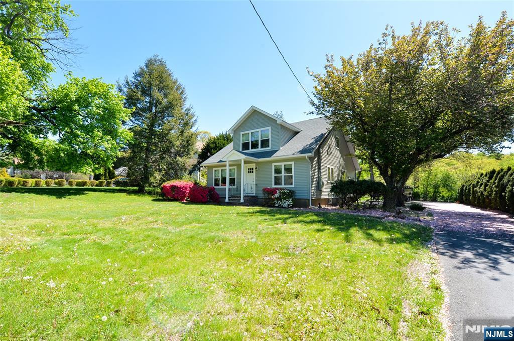 385 Goffle Road, Unit 1 Ridgewood, NJ 07450 - Photo 3 of 22