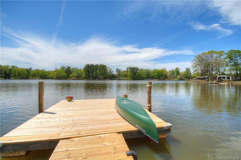 5573 Riverfront Road Lake Wylie, SC 29710 - Photo 3 of 24