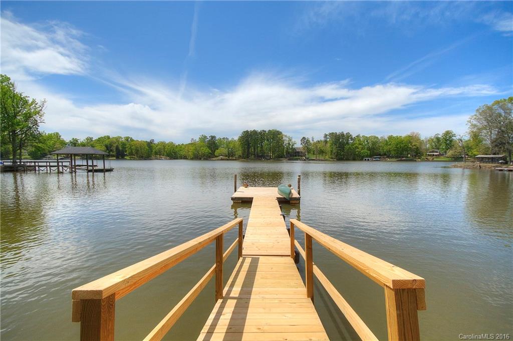 5573 Riverfront Road Lake Wylie, SC 29710 - Photo 4 of 24
