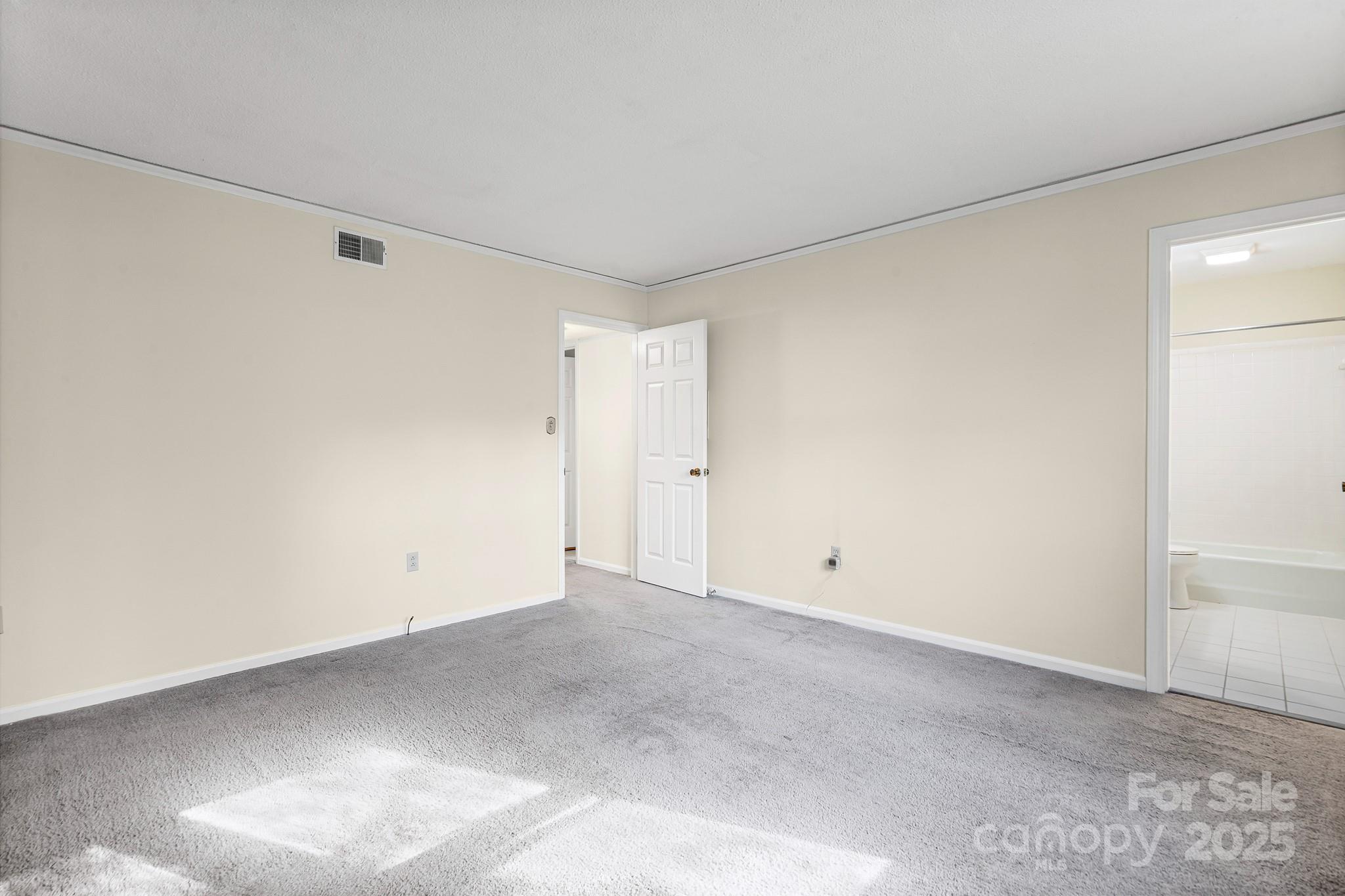 331 Meadowbrook Road Charlotte, NC 28211 - Photo 14 of 32 a view of an empty room