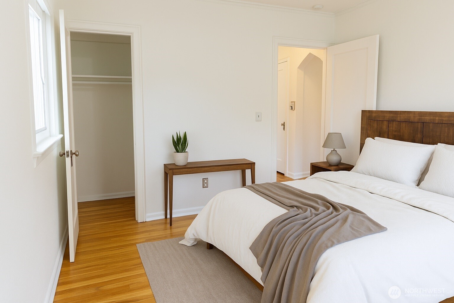 319 East Chestnut Street Walla Walla, WA 99362 - Photo 15 of 32 a spacious bedroom with a bed and a table