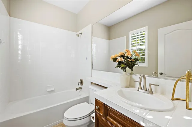 $2,580,000 | 21 Paperbark, Irvine, CA 92620