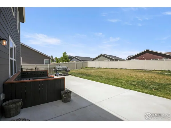a house view with a outdoor space