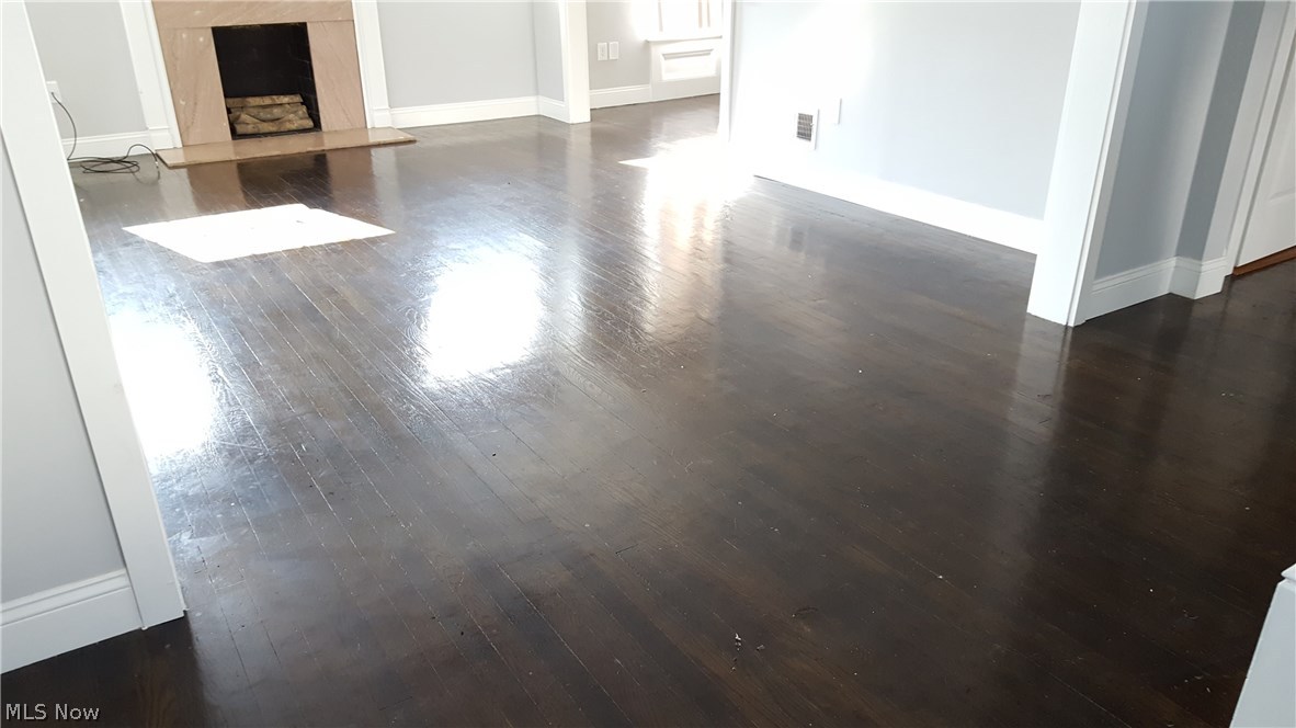 1680 South Green Road Cleveland, OH 44121 - Photo 5 of 30
