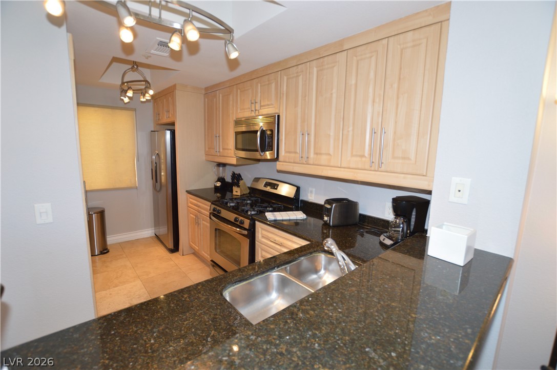 270 East Flamingo Road, Unit 314 Las Vegas, NV 89169 - Photo 9 of 39