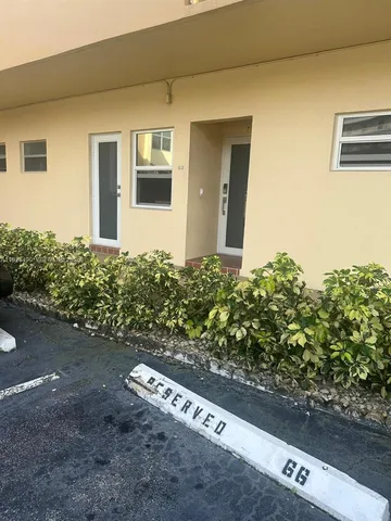 $1,940 | 1350 Atlantic Shores Boulevard, Unit 305, Hallandale Beach, FL 33009