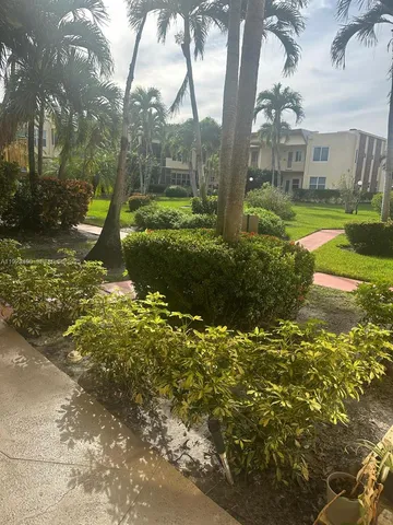 $1,940 | 1350 Atlantic Shores Boulevard, Unit 305, Hallandale Beach, FL 33009