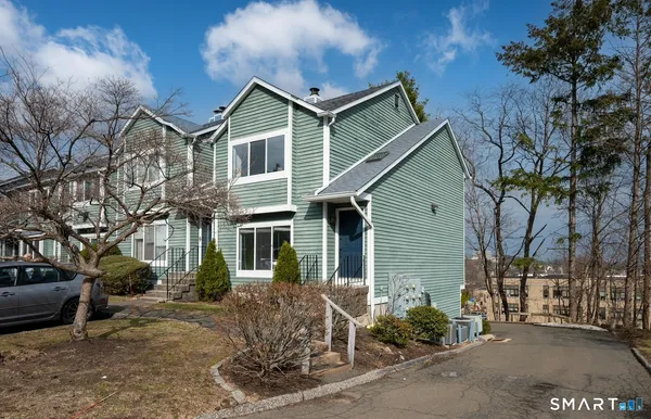 $329,900 | 9 Farview Avenue, Unit 312, Danbury, CT 06810