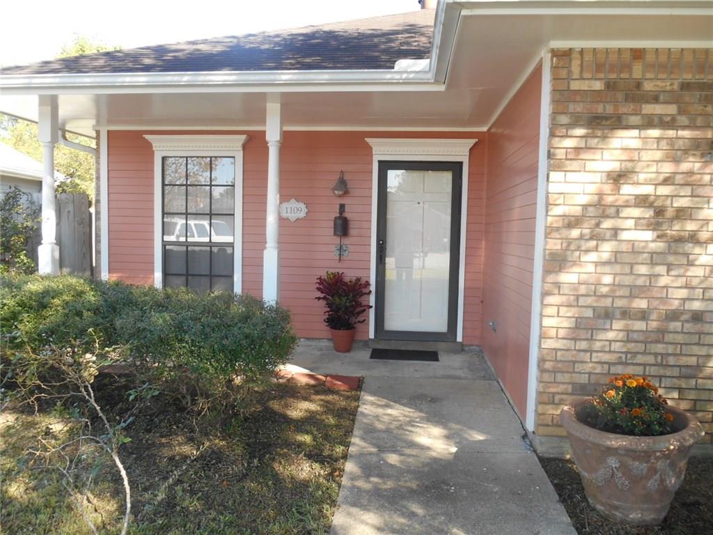 1109 Rose Meadow Loop Slidell, LA 70460 - Photo 2 of 11