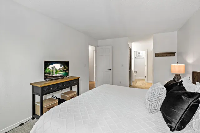 $185,000 | 3155 Coachman Road, Unit 310, Eagan, MN 55121