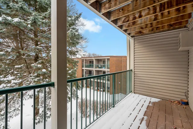 $185,000 | 3155 Coachman Road, Unit 310, Eagan, MN 55121