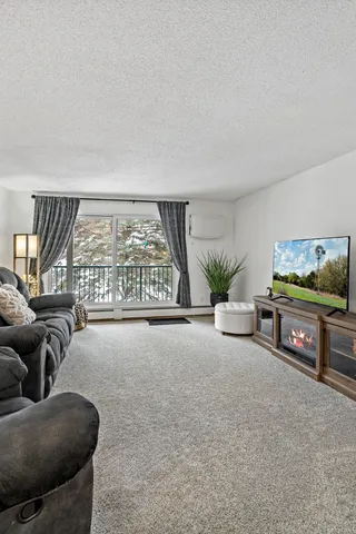 $185,000 | 3155 Coachman Road, Unit 310, Eagan, MN 55121