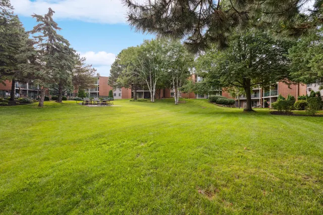 $185,000 | 3155 Coachman Road, Unit 310, Eagan, MN 55121