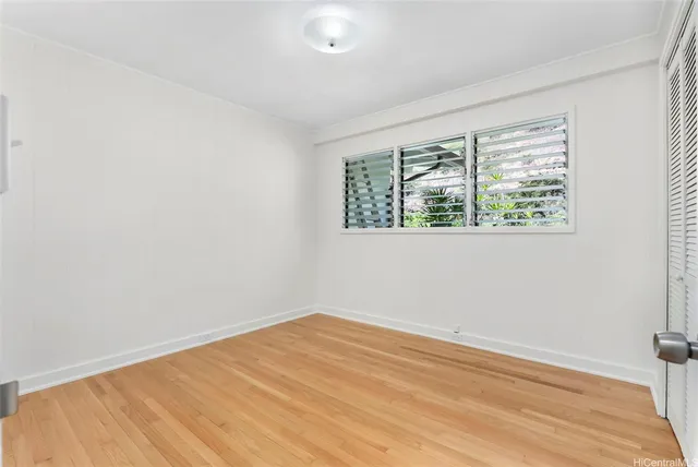 an aerial view of a house with yard swimming pool and outdoor seating