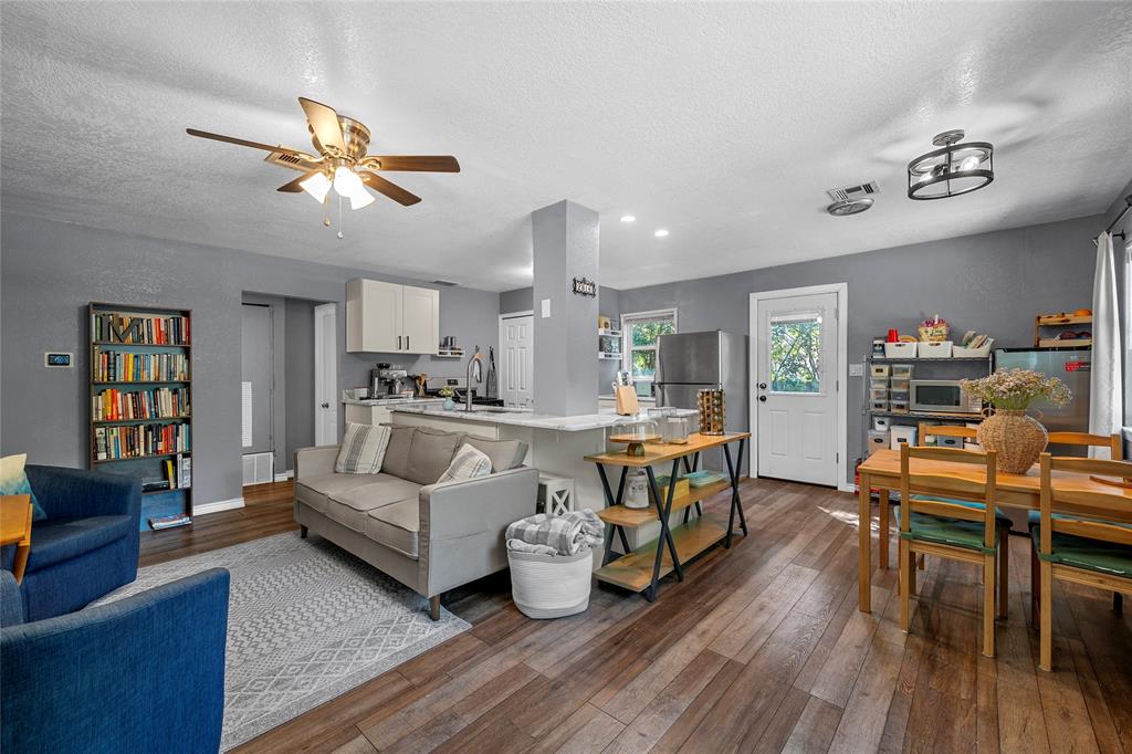2816 South 3rd Street Waco, TX 76706 - Photo 3 of 15