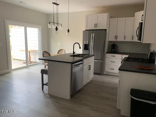 $2,000 | 703 North Main Avenue, Erwin, TN 37650