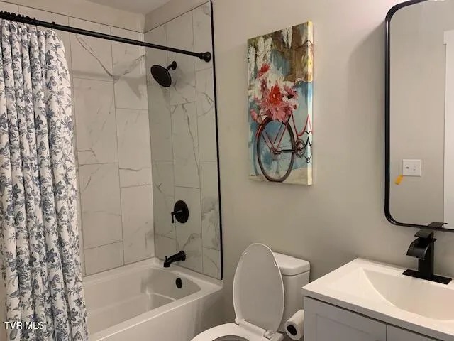 $2,000 | 703 North Main Avenue, Erwin, TN 37650