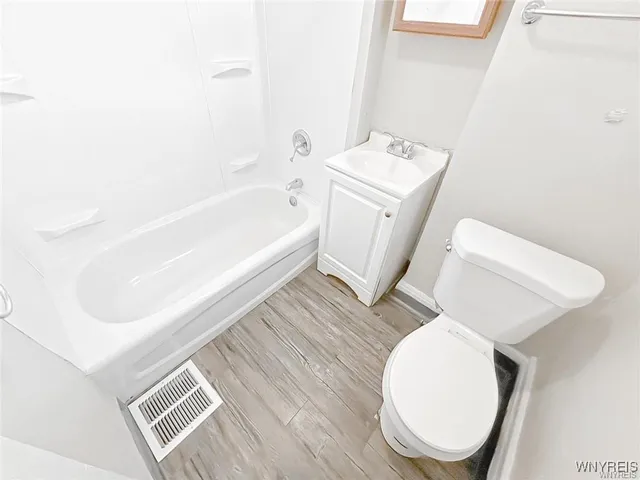 $1,100 | 533 24th Street, Niagara Falls, NY 14301