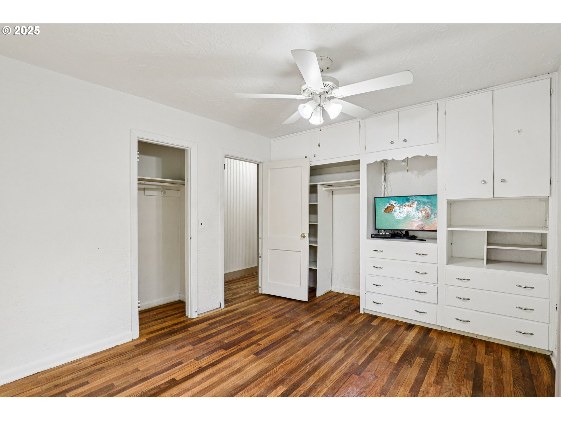 224 Northeast 92nd Place Portland, OR 97220 - Photo 26 of 43 a view of a kitchen with wooden floor