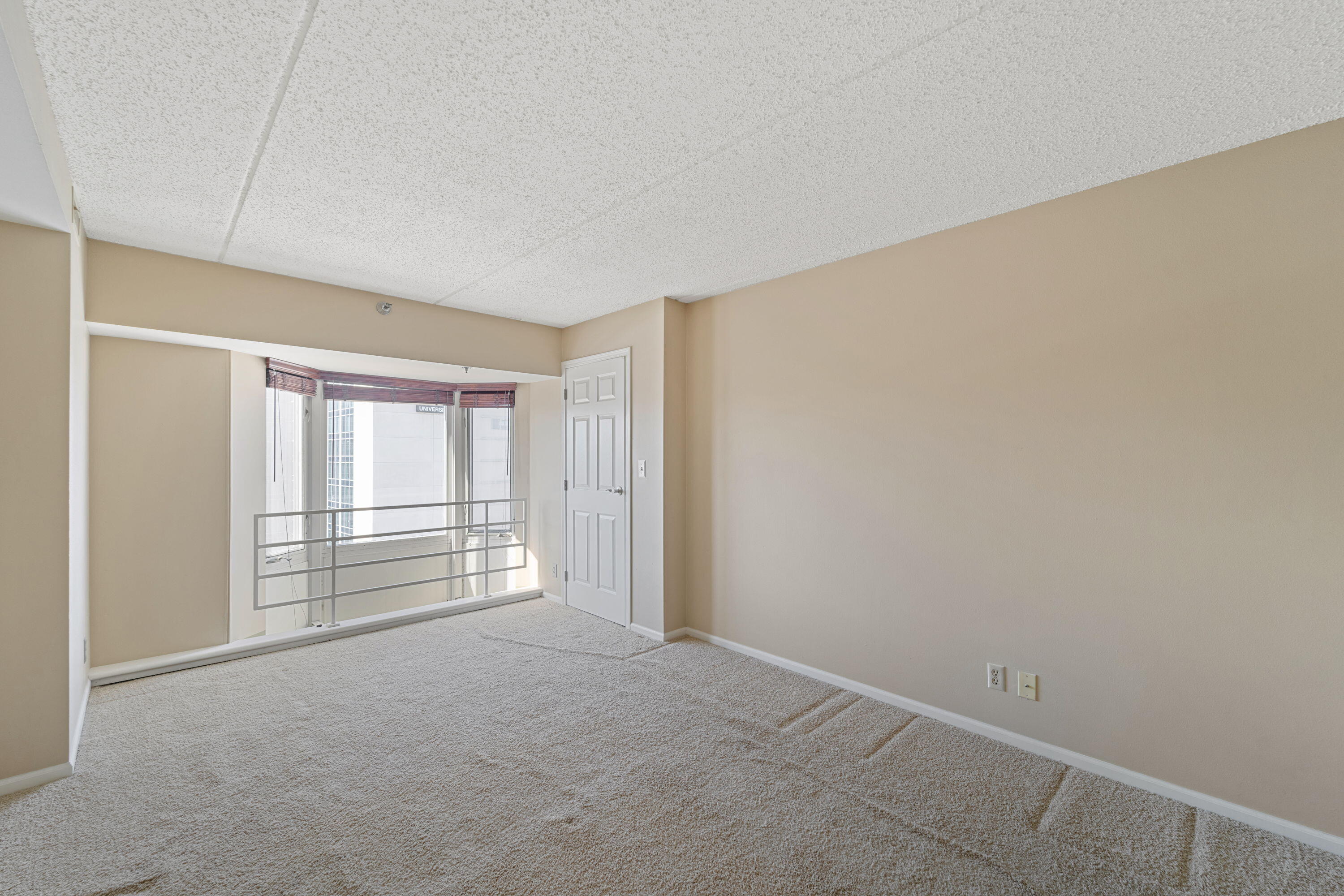 270 East Highland Avenue, Unit 1044 Milwaukee, WI 53202 - Photo 11 of 26 primary bed