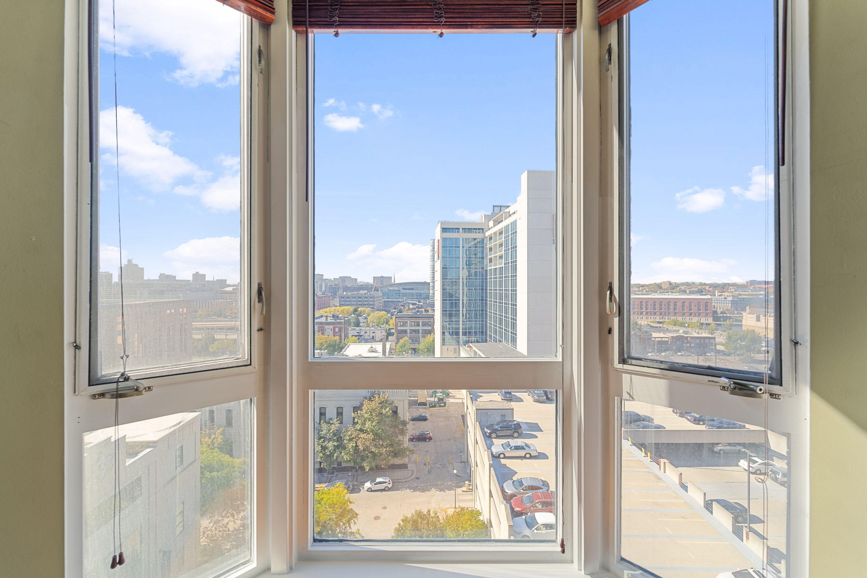 270 East Highland Avenue, Unit 1044 Milwaukee, WI 53202 - Photo 9 of 26 floor to ceciling windows