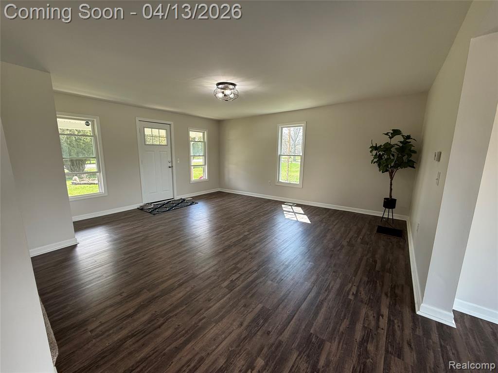 1496 Wiggins Road Fenton, MI 48430 - Photo 6 of 29
