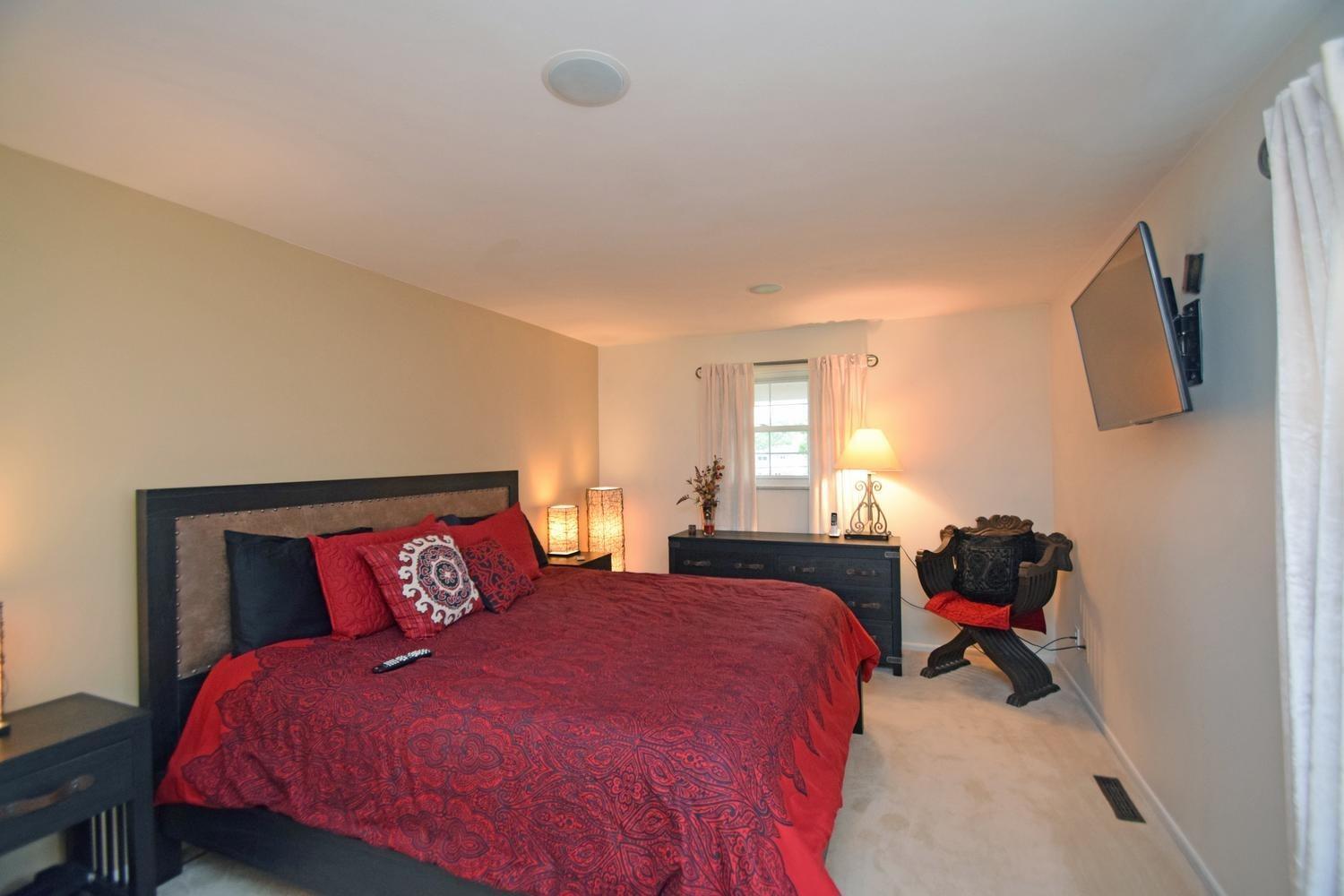 1596 8 Mile Road Cincinnati, OH 45255 - Photo 8 of 18 Gallery Image 8