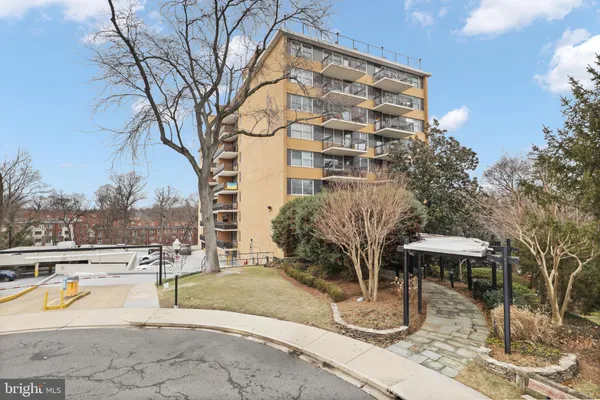 $259,000 | 2030 North Adams Street, Unit 911, Arlington, VA 22201