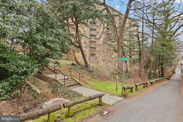 $259,000 | 2030 North Adams Street, Unit 911, Arlington, VA 22201